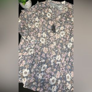 Dress Forum Los Angeles Gray Floral Long Sleeve Dress Size Medium EUC
